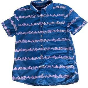 American Eagle Hawaiian Style Men XL Short Sleeves Blue pink waves EUC